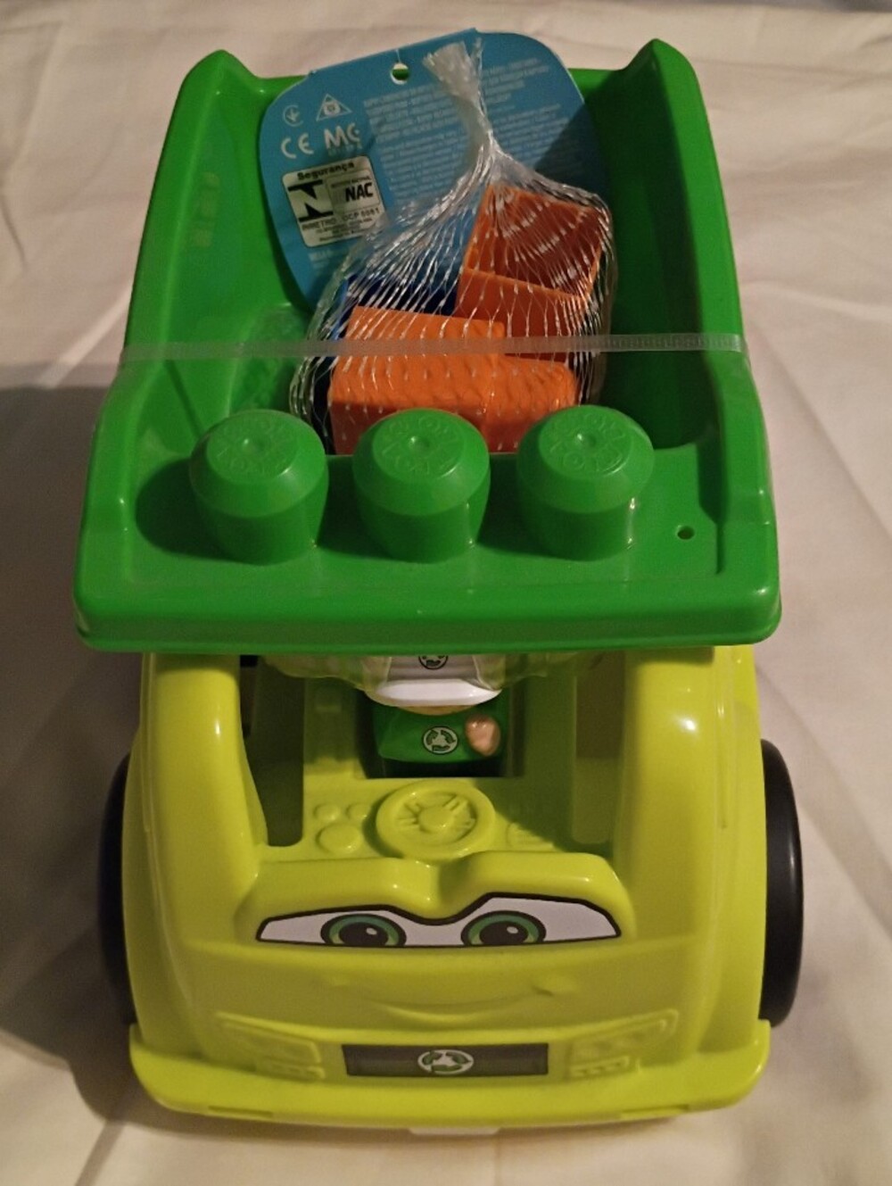 NWT Mega Bloks Ralphy Recycling Truck & Building Blocks Set